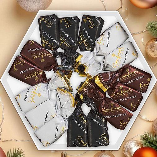 Новогодний набор конфет "Суфле" (ванильное, шоколадное, кофейное) в шоколаде 105г (красный)