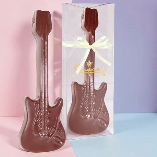 "Гитара" скульптура молочный шоколад