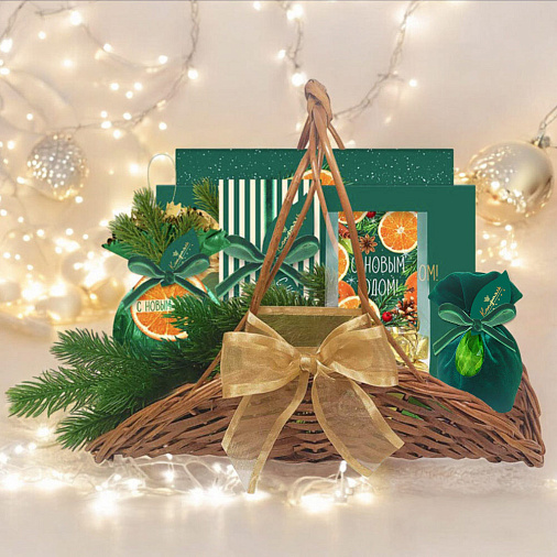 "Новогодняя корзина" набор: шоколад, мармелад, драже, конфеты шоколадные 965г