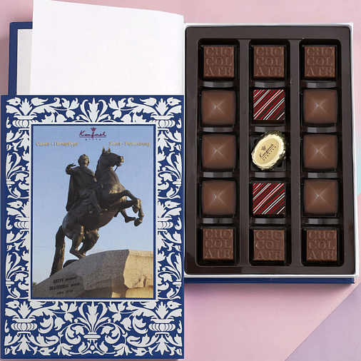 "Санкт-Петербург" книга с конфетами ассорти