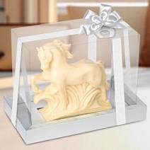 "Лошадь в траве" скульптура шоколад белый 1240г