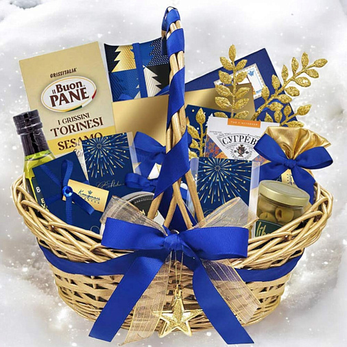 "Новогодняя корзина": шоколад, драже, конфеты, риет, мед, чай 2015г