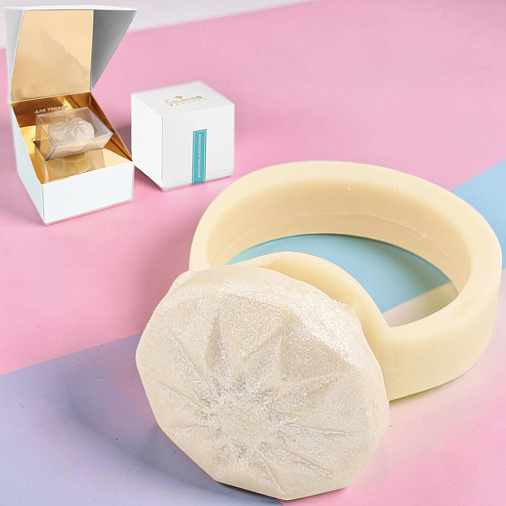 "Кольцо" скульптура белый шоколад