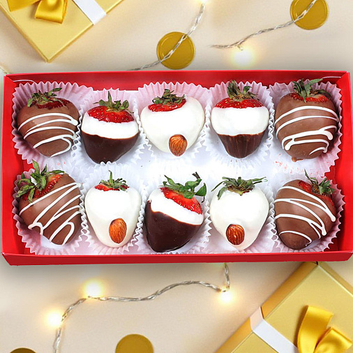 Свежая клубника в шоколаде с миндалем набор 320г